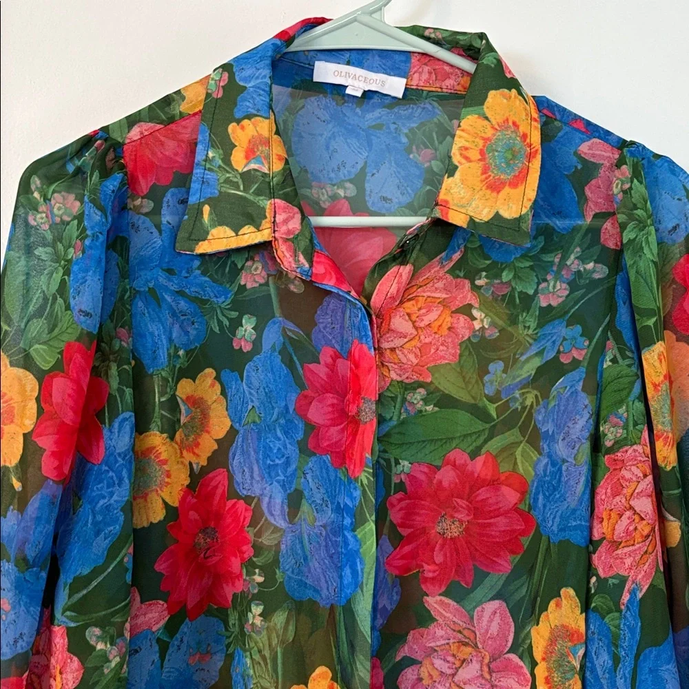 Brand of OLIVCEUS. Floral red and blu and green and  yelow. Size M - Picture 2 of 8